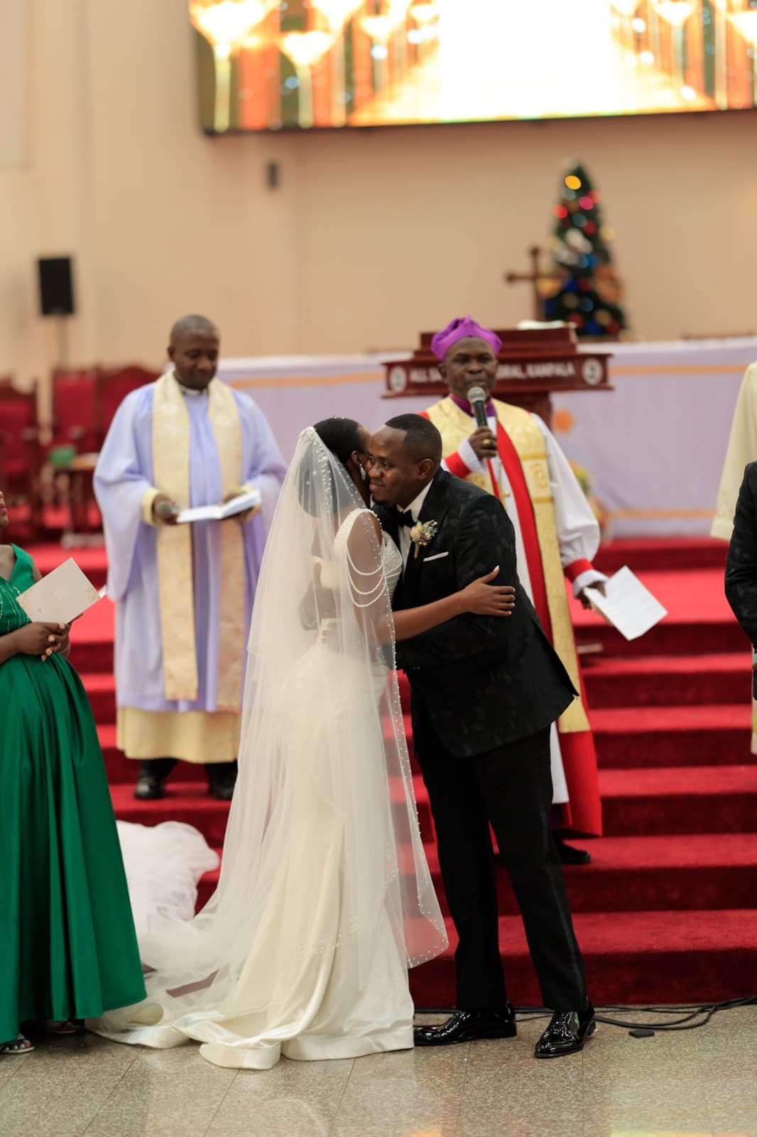 Colorful Chandelier Reception — photo 11