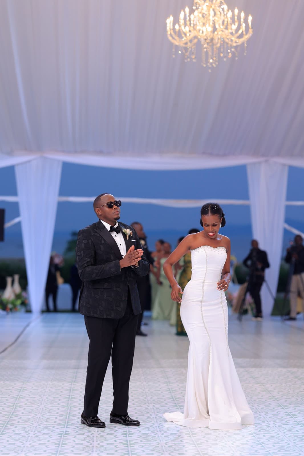 Colorful Chandelier Reception — photo 27