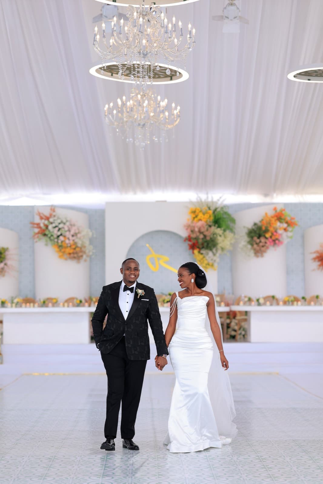 Colorful Chandelier Reception — photo 20