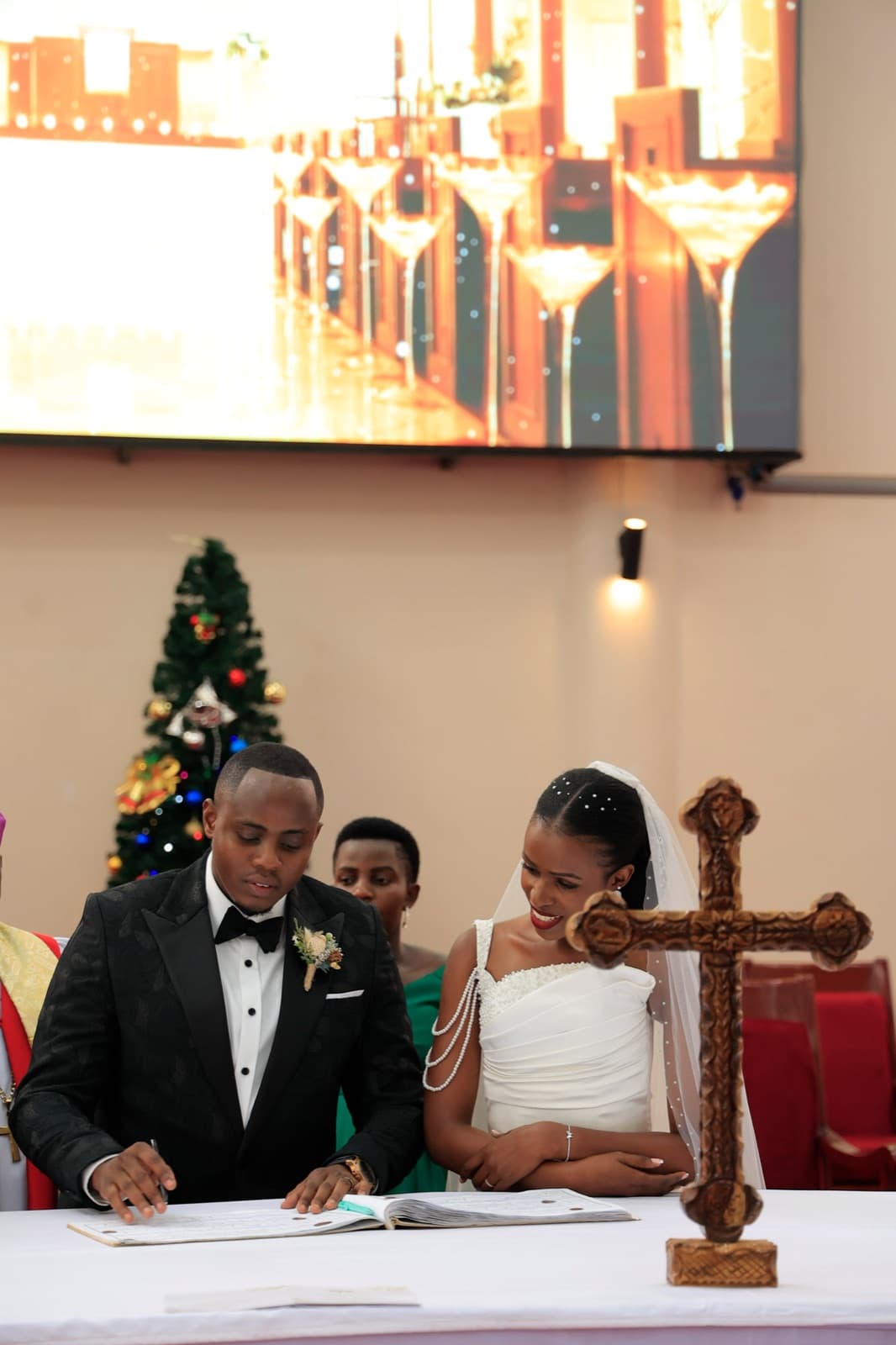 Colorful Chandelier Reception — photo 12